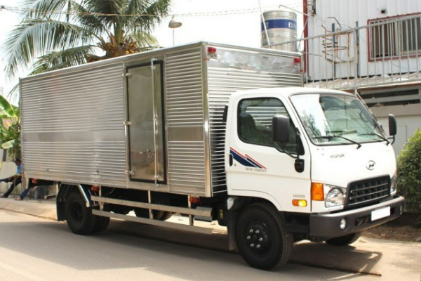 Xe tải Hyundai HD800 8 tấn thùng kín