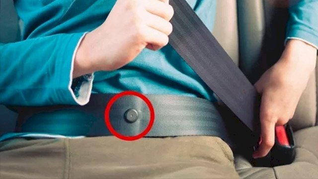 Tác dụng của nút nhựa được đính trên dây an toàn xe ô tô 